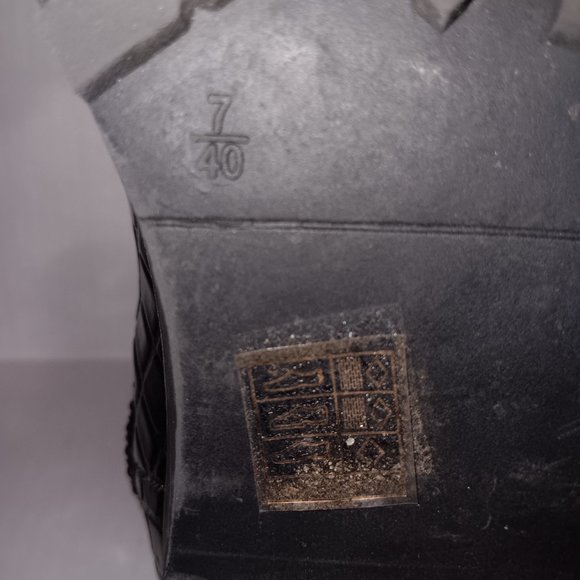 NO DOUBT PATENT LEATHER CROC PRINT BOOTS & HANDBAG - Picture 9 of 12